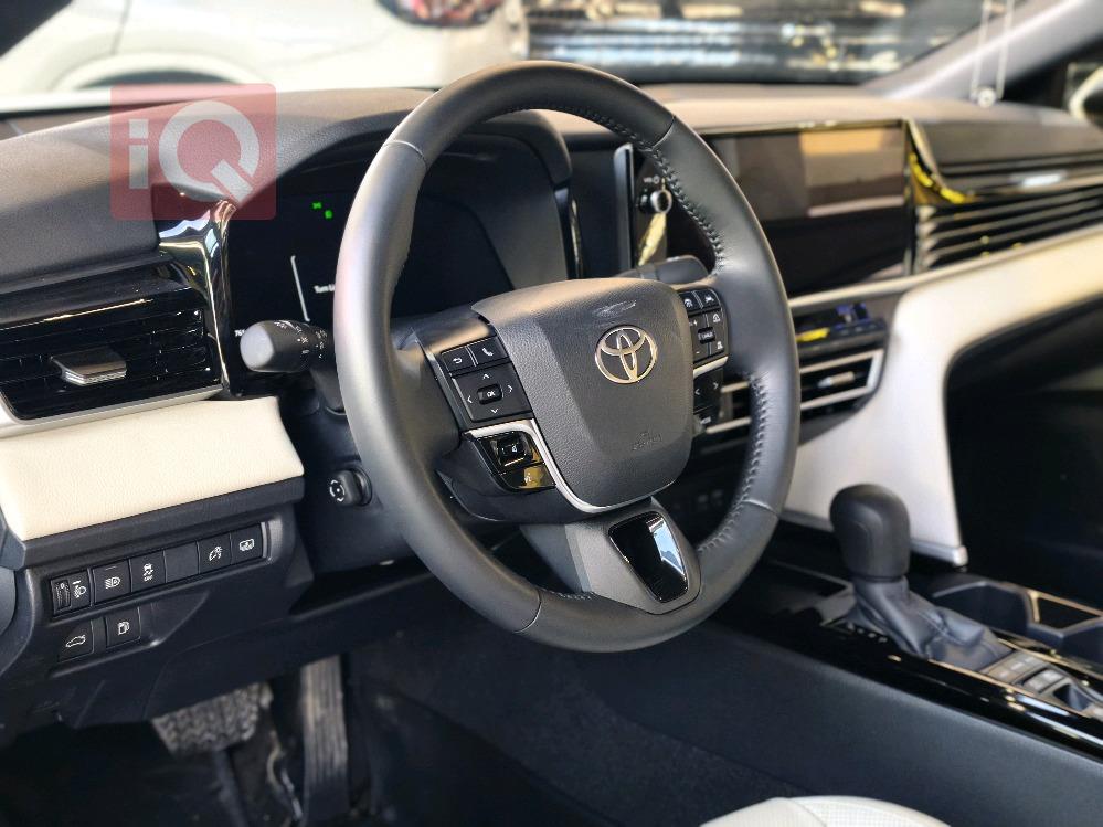 تۆیۆتا کامری